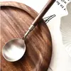 Colher com Cabo de Noz Imitação, Colher de Aço Inoxidável com Textura Simples, Colher para Comida Ocidental Doméstica, Colher de Louça de Alto Valor, Transfronteiriço
