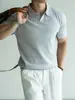 Suéter masculino de malha canelada com decote V pequeno e gola Henley, coleção outono 2026, tricô casual estilo retro old money