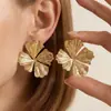 Cross-border primavera e verão dourado novas joias high-end senso personalidade irregular flor brincos leves luxo nicho brincos para mulheres
