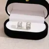 O Original é Muito Brilhante, Brincos de Diamante Importados Tchecos Semi-Curvos, Elegantes, Estilosos, Design de Nicho, Joia de Orelha Simples e Exquisita