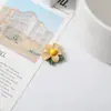 Brincos de Pino Flor Branca Fresca Estilo Floresta Brincos Simples de Menina Fada Acessório de Cabelo Girassol de Resina