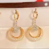 Brincos Personalizados com Cravação de Diamantes no Atacado, Brincos de Pérola Simples de Luxo Leve para Mulheres, Brincos Longos com Franjas Simples para Outono e Inverno
