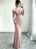 2026 Nuevo Otoño/Invierno Transfronterizo Vestido Largo Ajustado de Terciopelo Dorado sin Hombros de Manga Larga Elegante para Mujer