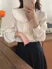 Foto Real em Estoque de Camisa Simples Versátil Estilo Coreano com Patchwork de Renda, Gola Lapela, Manga Longa, 2 Cores, Novo Modelo de Top para o Verão 2026