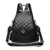 Mochila de Cuero Genuino Acolchada Estilo Nuevo Chanel con Cierre de Flor de Ciruelo, Mochila Antirrobo para Mujer, Bolso Escolar de Moda de Nicho de Doble Uso para Mujer Fábrica