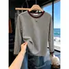 Camiseta de manga larga con cuello redondo y diseño color block de otoño para mujer, nuevo estilo 2026, casual y versátil, top base adelgazante