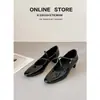 Versión de Piel de Vaca~Nuevo Estilo Primavera 2026 Zapatos de Salón Individuales con Tacón Grueso y Punta Cuadrada Francesa para Mujer, Elegantes Zapatos Mary Jane Retro de Tacón Medio para Mujer
