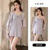 Dz Conjunto de Bata y Camisón Atrevido y Seductor de Escote en V Profundo con Espalda Descubierta y Lazo Tridimensional Pura Tentación de Tirantes W6884