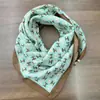Bufanda Cuadrada Cálida de Nuevo Estilo 2025 con Hebilla Magnética, Bufanda Triangular de Seda, Bufanda de Algodón para Mujer, Bufanda Elegante para el Cuello para Primavera, Otoño e Invierno, Versátil y Elegante