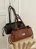 Bolso acolchado tipo Chanel para debajo del brazo, nuevo bolso baguette de alta gama vintage de moda otoño e invierno 2026, bolso de mano al hombro para mujer