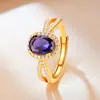 Anillo de Zirconia Violeta Ultra Brillante de Piedras de Colores Retro de Lujo Ligero para Mujer, Anillo de Dedo Abierto Ajustable de Alta Gama para Banquetes
