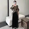 Miyake Primavera Europeia e Americana Moda Feminina Plus Size Casual Elegante para o Trabalho Terno com Estampa Dourada com Pregas e Design Estiloso