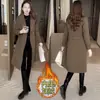 Gabardina de mujer estilo nuevo 2026 con forro polar, de longitud media a la moda, cálida y con diseño entallado en la cintura para otoño e invierno
