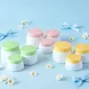 Frascos vazios portáteis recarregáveis feitos de plástico PP, potes de creme de camada dupla, disponíveis em vários tamanhos para armazenamento em viagens de creme facial, loção e creme para os olhos.