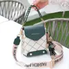 Bolsa para Teléfono con Patrón de Diamantes 2025 Bolso Cruzado con Colgante de Conejo Minibolso para Mujer con Asa de Cadena Portátil