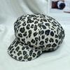 Boina con estampado de leopardo de moda coreana para niños de principios de primavera, cara pequeña, temperamento pequeño, gorra octogonal de pintor versátil e informal, gorra de vendedor de periódicos