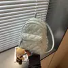 Mochila feminina simples e versátil transfronteiriça, nova bolsa estilosa de ombro duplo outono 2026, mochila escolar para estudantes, bolsa casual para o dia a dia da mulher