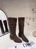 Botas de Cano Alto com Tiras Cruzadas Panturrilha Larga Meillard Salto Bloco Apontado Moda Feminina 2026 Novas Botas