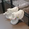 Zapatillas de Malla para Niños 2026 Nuevo Estilo Primavera y Otoño Zapatos de Princesa Perla con Lazo para Niñas Zapatos Planos Versátiles