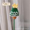 Tejido de lana hecho a mano transfronterizo terminado Rama de flores de Papá Noel Algodón Avellana Decoración de ramo de Navidad Accesorios al por mayor