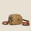 Bolso de Mujer Transfronterizo 2025 Nuevo Bolso de Mujer Retro Tendencia de Moda Bolso de Hombro Único Bolso Cuadrado Pequeño de Tres Capas Bolso Cruzado Clásico