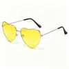 Gafas de sol retro de metal con forma de corazón de melocotón para hombres y mujeres, serie marina, gafas Love, gafas de sol de moda con forma de corazón de estilo coreano en stock