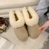Pantuflas de algodón gruesas con suela gruesa para mujer, con forro de felpa, engrosadas, para aumentar la altura (zapatos peludos), Zapatillas de algodón de estilo nuevo para invierno, caña baja, para el noreste, 2026