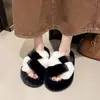 Pantuflas de pelo de conejo Rex de alta gama con bloques de color para mujer, pantuflas de algodón para el hogar con tiras cruzadas, suela gruesa antideslizante, moda de verano
