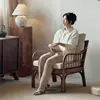 Sala de Estar Nórdica Hogar Reposabrazos Ratán Sofá Silla B&B Balcón Estilo Wabi-Sabi Respaldo Ratán Indonesio Tejido Silla Individual