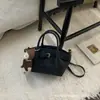 Bolso de Moda de Invierno para Mujer 2025 Nuevo Estilo de Gama Alta Retro Versátil Bolso de Hombro Ropa Casual de Trabajo Bolso Cruzado