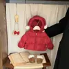 Jaqueta de Penas para Bebê Inverno 2025 Novo Estilo Moda Feminina Vermelha Branca Jaqueta de Penas de Pato Roupas para Bebê Ano Novo Um Ano de Idade