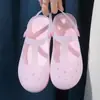 Nuevos zapatos de verano con agujeros estampados sandalias para mujer zapatos de gelatina sandalias ropa exterior para mujer sandalias de punta cerrada antideslizantes para mujer