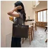 Bolsa Tote Casual Grande de Alta Qualidade para o Dia a Dia Novo Modelo Verão 2025 Estudante Aula Grande Capacidade Simples Moderna