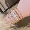Pulseira de Aço Titânio Ouro Rosé Pulseira Feminina de Alto Padrão Luxo Leve Nicho Pulseira de Zircônia Pulseira de Anel Liso Joia de Sub-mão