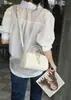 Bolsa de Ombro Feminina de Couro Genuíno de Fábrica de Guangzhou, Bolsa Quadrada Boston Vintage de Couro Bovino de Primeira Camada, Bolsa de Ombro Único Transversal para o Dia a Dia