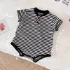 Macacão Listrado Preto e Branco Macacão Bebê Macacão Triângulo Macacão Casual Recém-Nascido Roupa para Passeio de Bebê Roupa Infantil