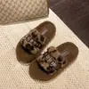Pantuflas Esponjosas para Mujer Ropa de Exterior Otoño e Invierno Celebridad de Internet Estilo Nuevo Lana de Cordero de Una Tira Cálidas de Algodón Cómodas Punta Abierta Suela Gruesa