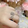 Collar Doble Rosa Diamantado Estilo Nuevo Chino Camelia Anillo Pulsera Estilo Old Money para Mujer Nuevo Lujo Estilo Fragante