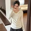 Top Base de Manga Larga Cálido Estilo Coreano con Cuello Fluido para Mujer Otoño Invierno Nueva Llegada Diseño de Nicho Corte en la Espalda