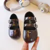 Otoño 2026 Nuevo Estilo Coreano Moda Versátil para Niñas Suela Suave Antideslizante Velcro Zapatos de Princesa Color Sólido