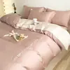 Novo Estilo Simples Nórdico Conjunto de Quatro Peças de Seda Gelo Lavada Capa de Colcha Bordada Conjunto de Três Peças de Cama Lençol de Cama Capa de Colcha Comércio Atacadista