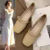 Zapatos planos pequeños de cuero estilo Mary Jane de hada para mujer, nuevo modelo otoño 2026, estilo suave de noche, zapatos de abuela de suela plana