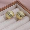Europa y Estados Unidos aretes transfronterizos chapados en cobre oro real con forma de C diseño de nicho atmósfera aretes exquisitos viento frío INS aretes pesados