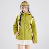 Chaqueta softshell suave para mujer para exteriores, nueva colección otoño 2026, cortavientos e impermeable, con capucha, chaqueta moderna para senderismo y deportes
