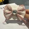 Horquilla Superior con Clip de Pico de Pato con Diamantes de Imitación Estilo Francés Hada Chifón Floral Lazo de Cinta Temperamento Suave Semirrecogido Accesorio para el Cabello