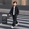 Conjunto de Outono para Meninos Estudantes do Ensino Médio Conjunto Casual de Duas Peças 2026 Novo Estilo Tendência Legal Streetwear Infantil para Primavera e Outono