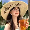 Sombrero de Playa de Paja Raffia Estilo Francés de Ala Ancha Sombrero de Protección Solar para Vacaciones en la Costa 2026 Nuevo Diseño Hueco Sombrero de Paja Parasol para Mujer