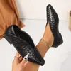 Sapatos femininos plus size de comércio exterior 2026 nova coleção primavera e outono salto grosso estilo europeu e americano moda nicho bico quadrado corte em V sapatos de salto único para mulheres
