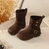 Botas Cano Curto Femininas 2026 Chegadas de Inverno Infantil Retro Merade Botas Birkenstock Com Veludo Quente Botas Martin Pequena
