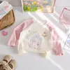 Camiseta de Manga Larga con Estampado de Dibujos Animados para Niña de Otoño, Linda Camiseta Básica de Manga Raglán de Color Contrastante, Dulce Top con Parche de Encaje